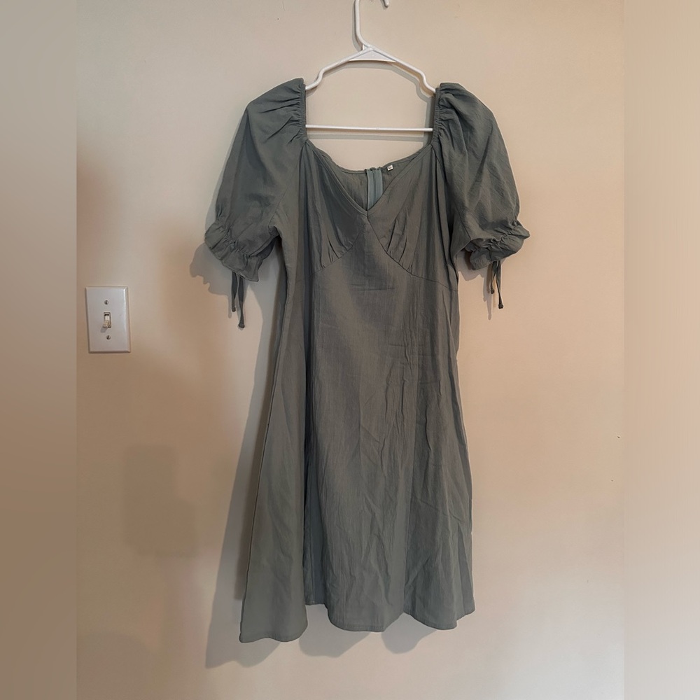 3/$30 ✨ Puff Sleeve Mini Dress
